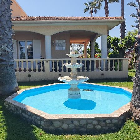Villa Les Palmiers -Stretta Di I Mandarini Лучиана Екстериор снимка