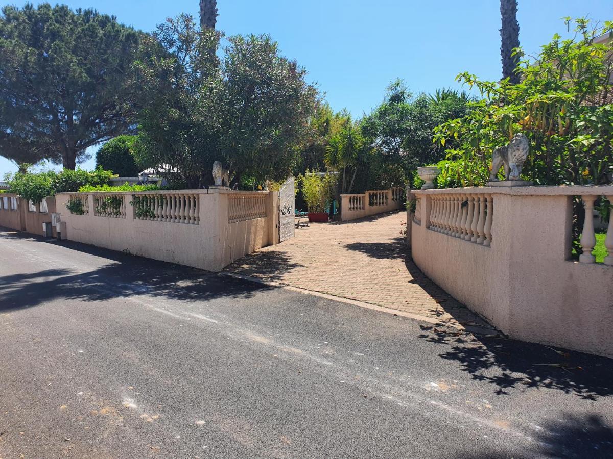 Villa Les Palmiers -Stretta Di I Mandarini Лучиана Екстериор снимка