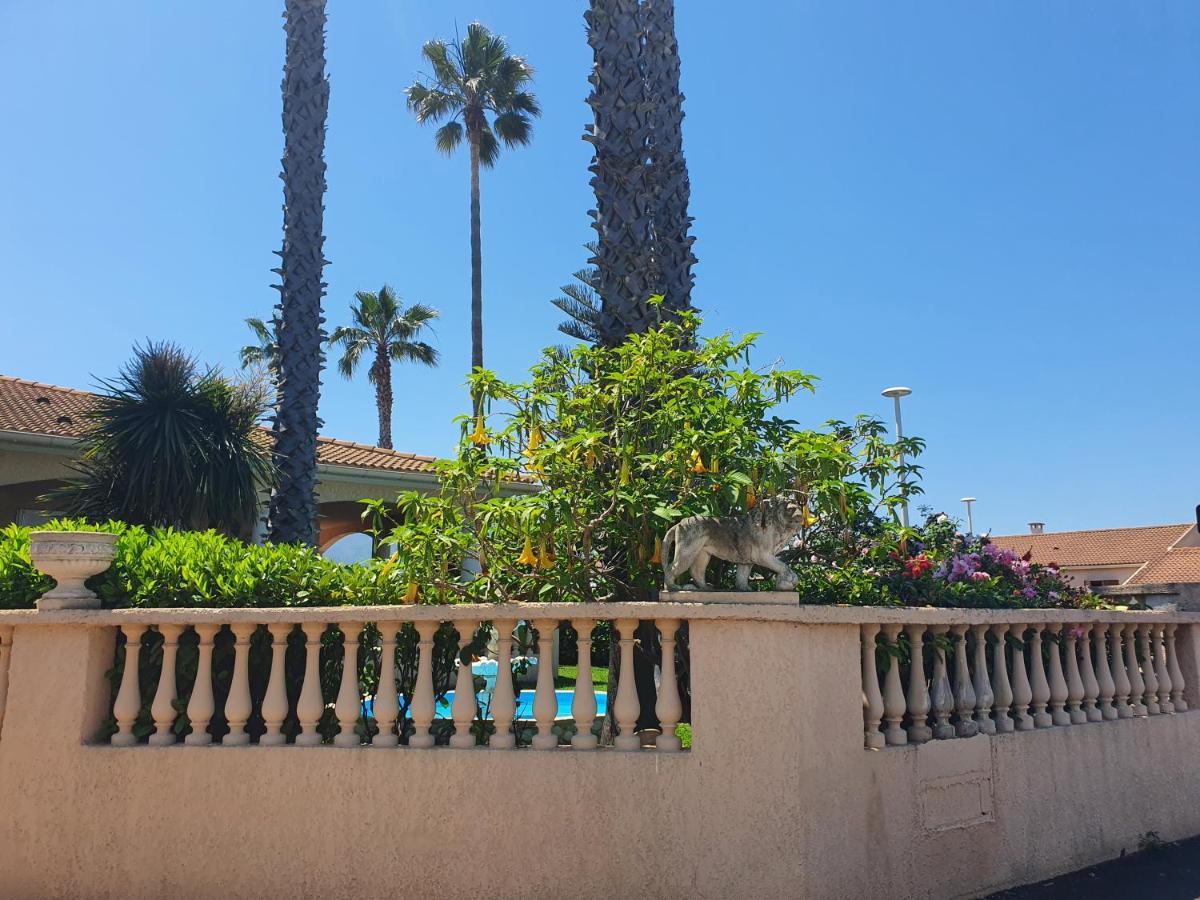 Villa Les Palmiers -Stretta Di I Mandarini Лучиана Екстериор снимка