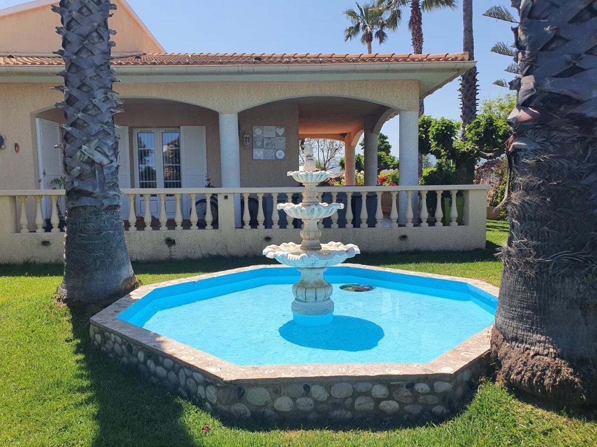 Villa Les Palmiers -Stretta Di I Mandarini Лучиана Екстериор снимка